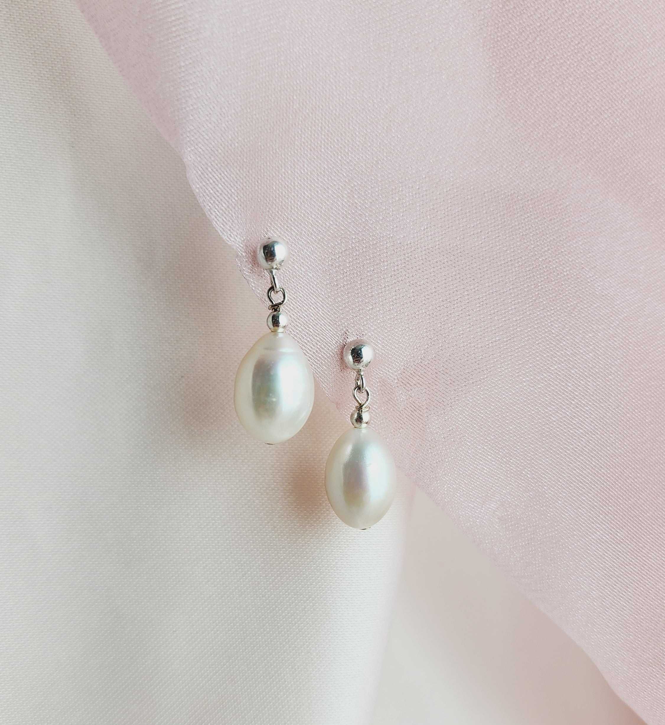 Meryl Pearl Stud Earrings