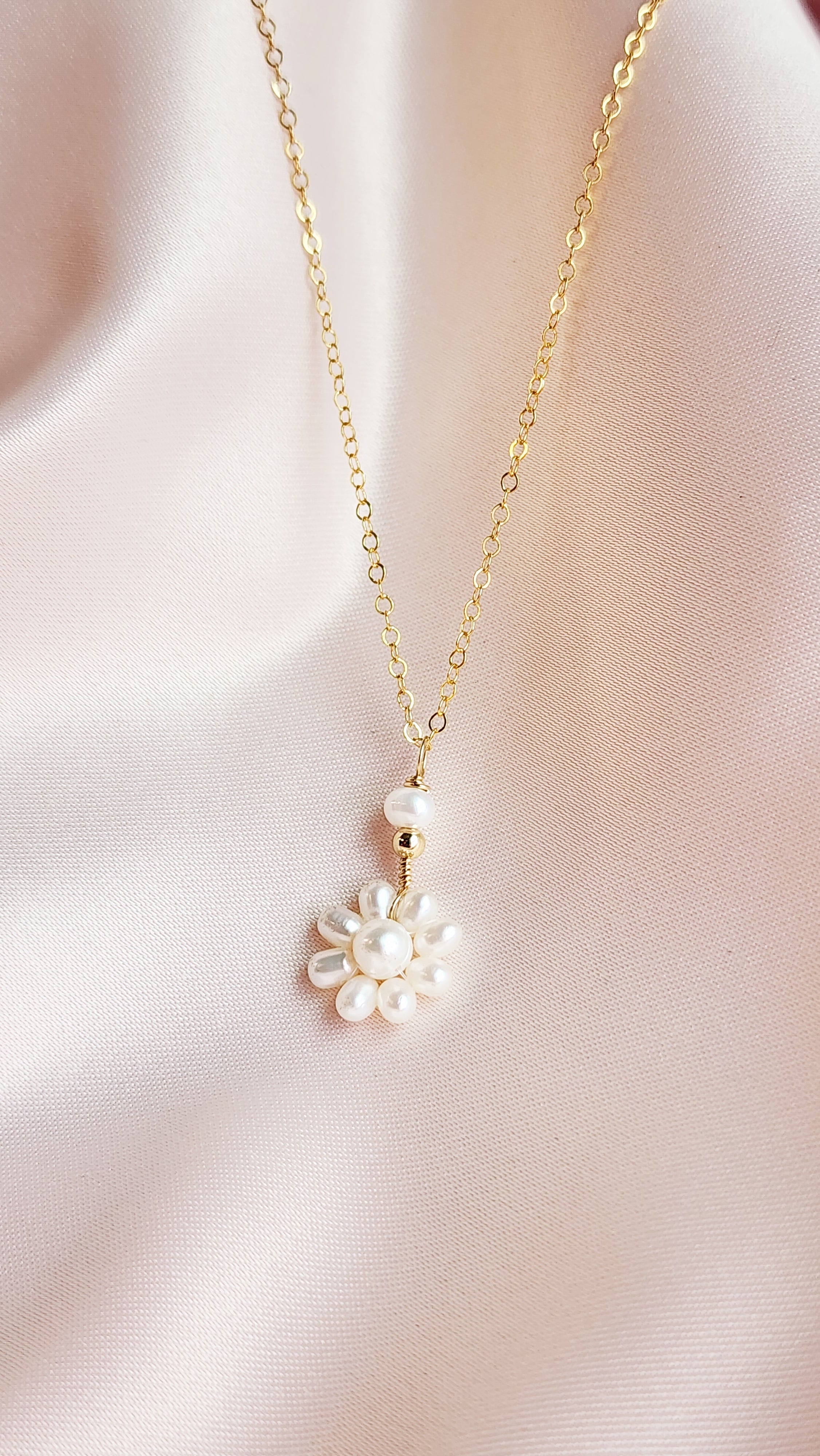 Daisy Pearl Necklace