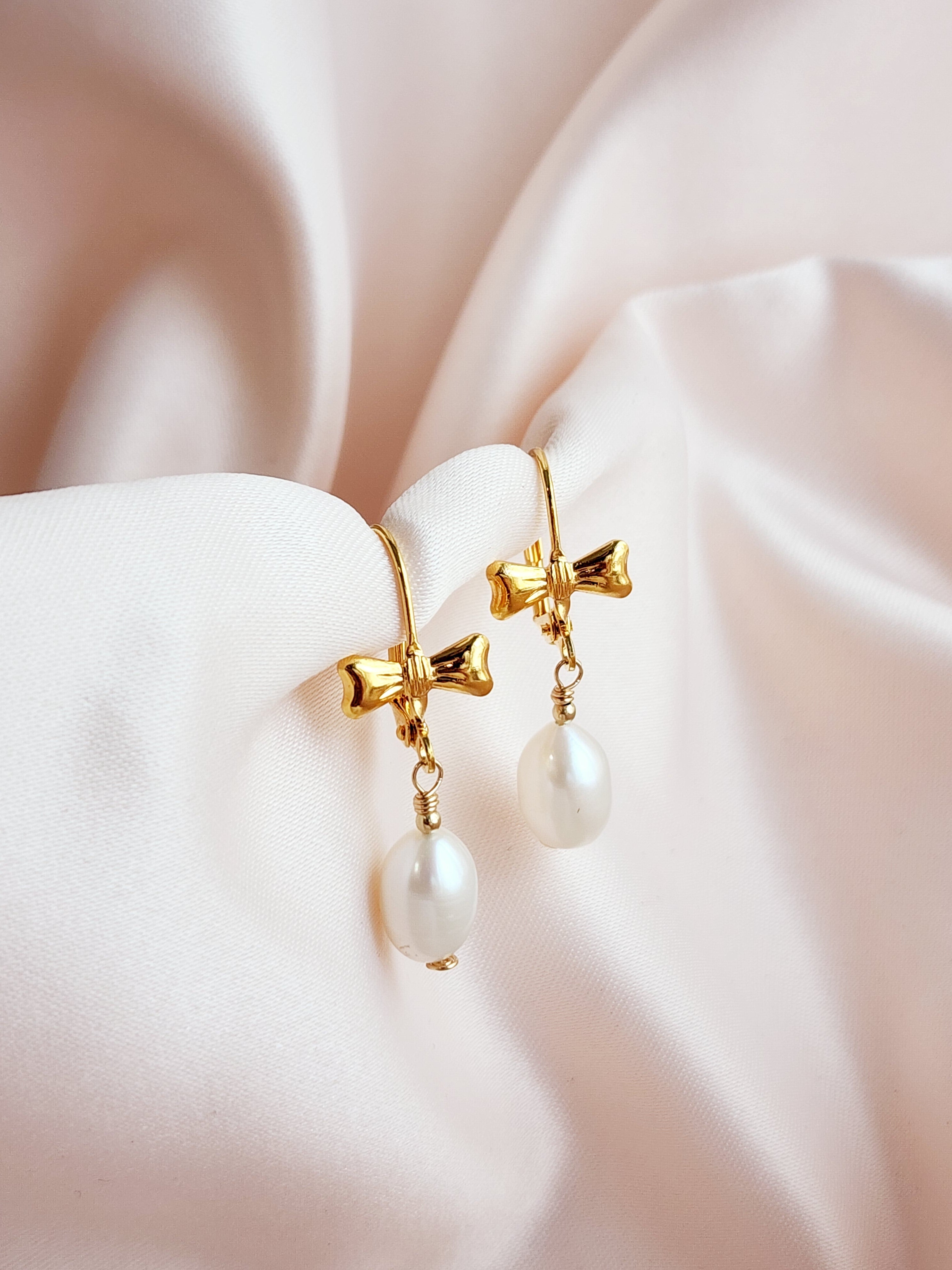 Bow Pearl Leverback Earrings