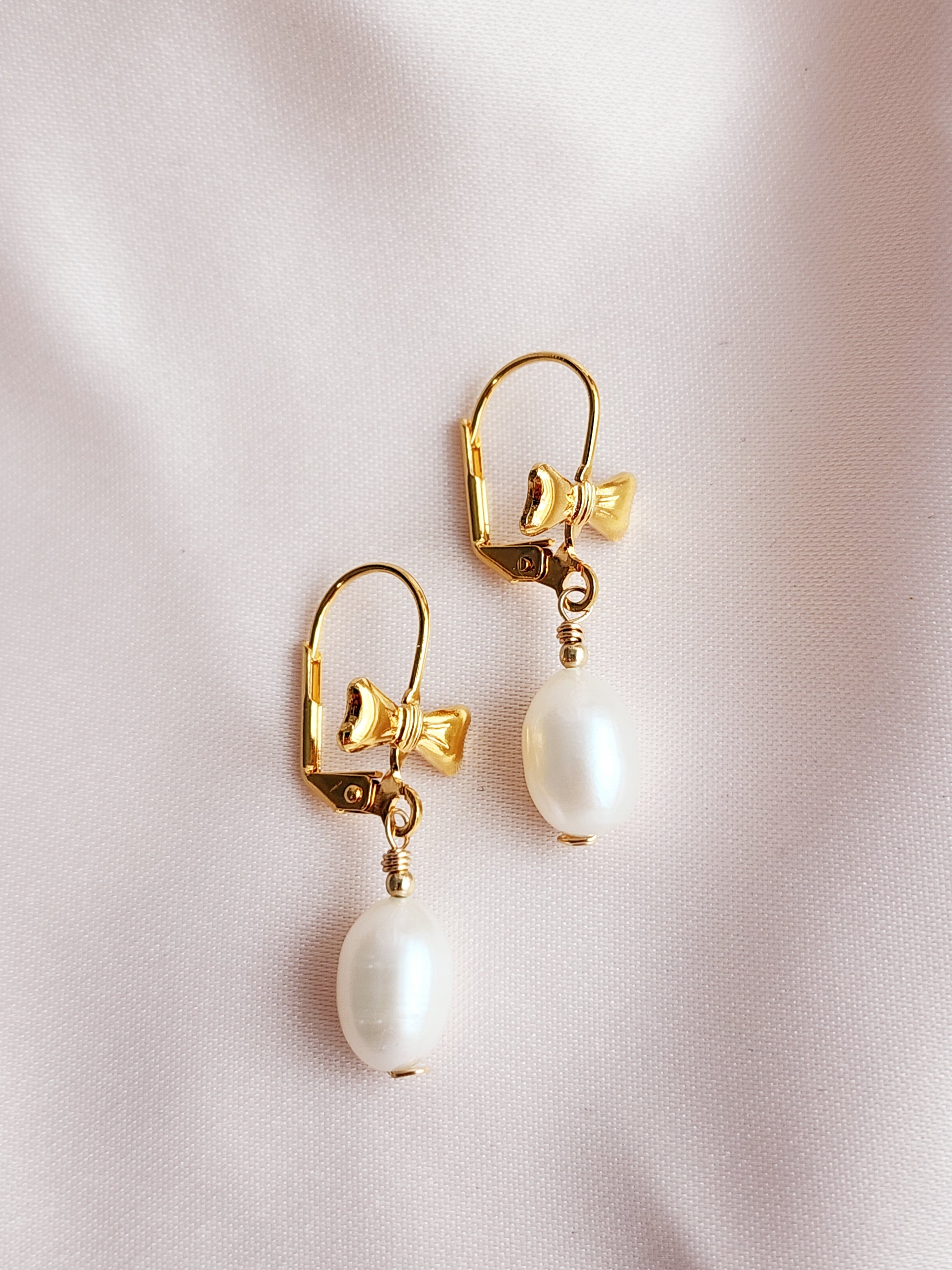 Bow Pearl Leverback Earrings