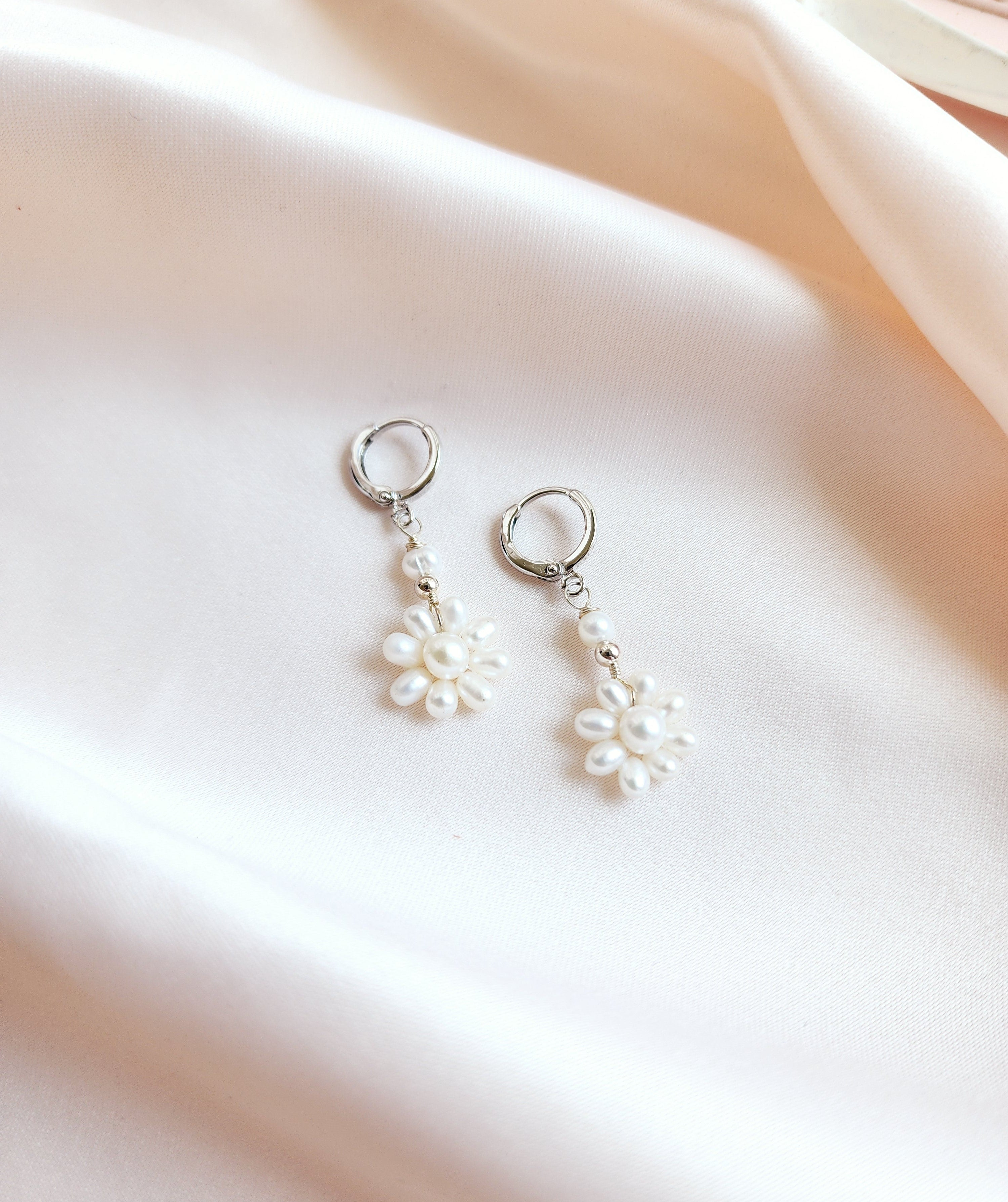 Daisy Pearl Earrings