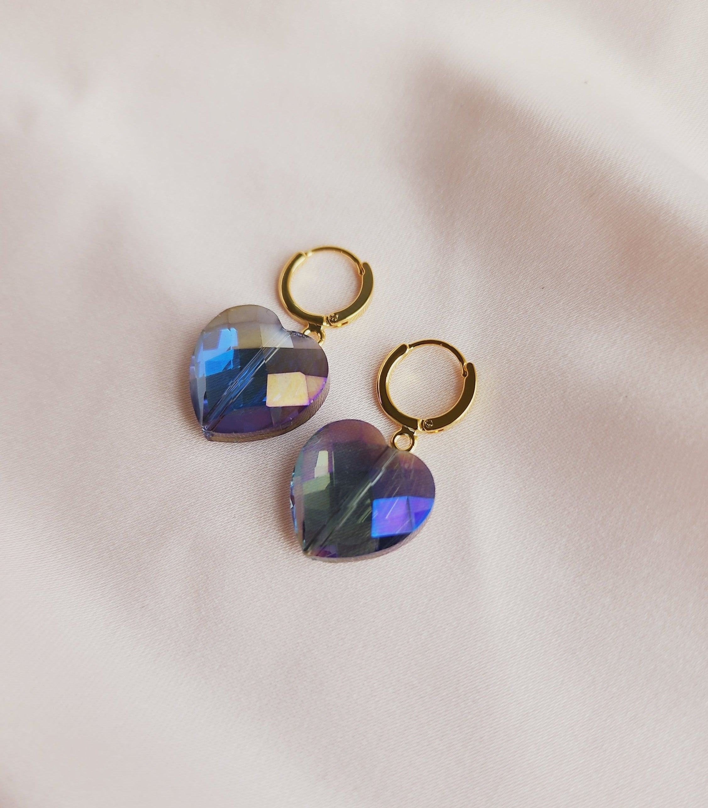 top view faceted heart pearl earrings