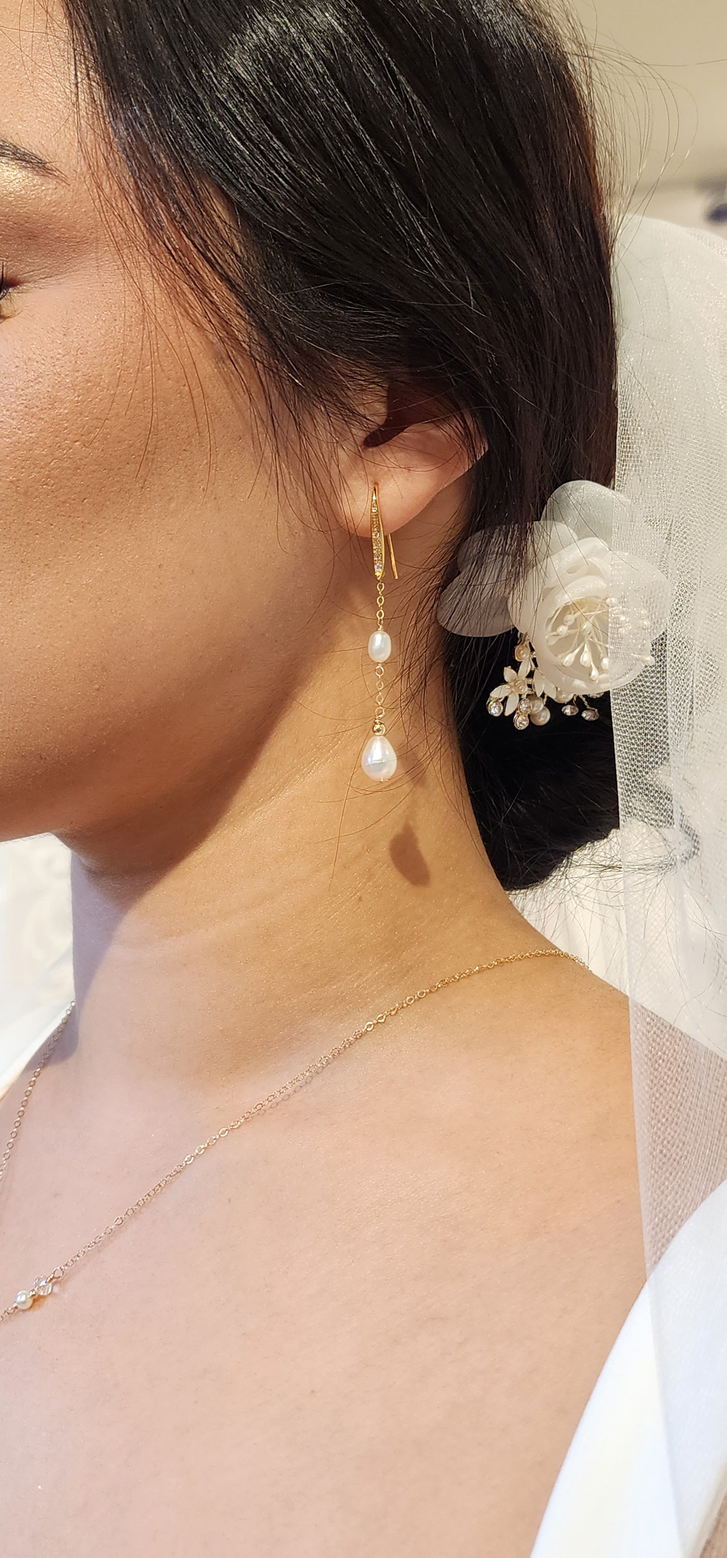 Iris Pearl Earrings