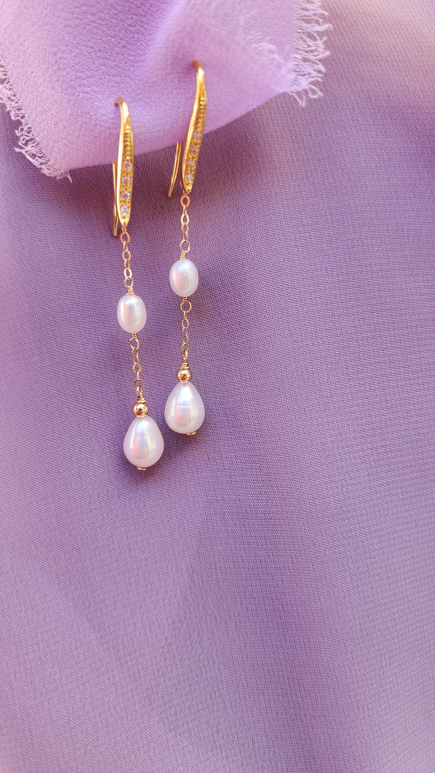 Iris Pearl Earrings