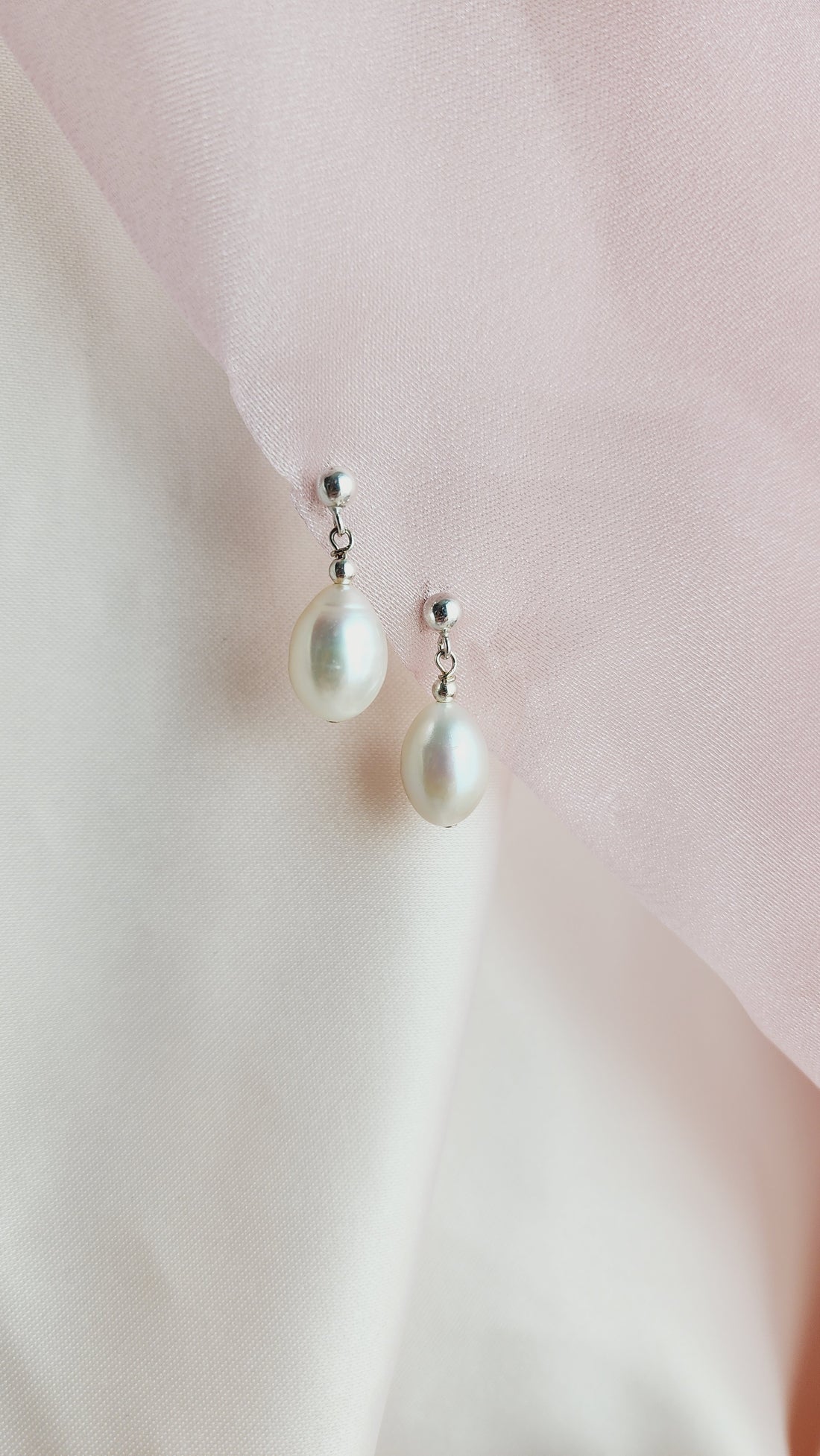 Meryl Pearl Stud Earrings