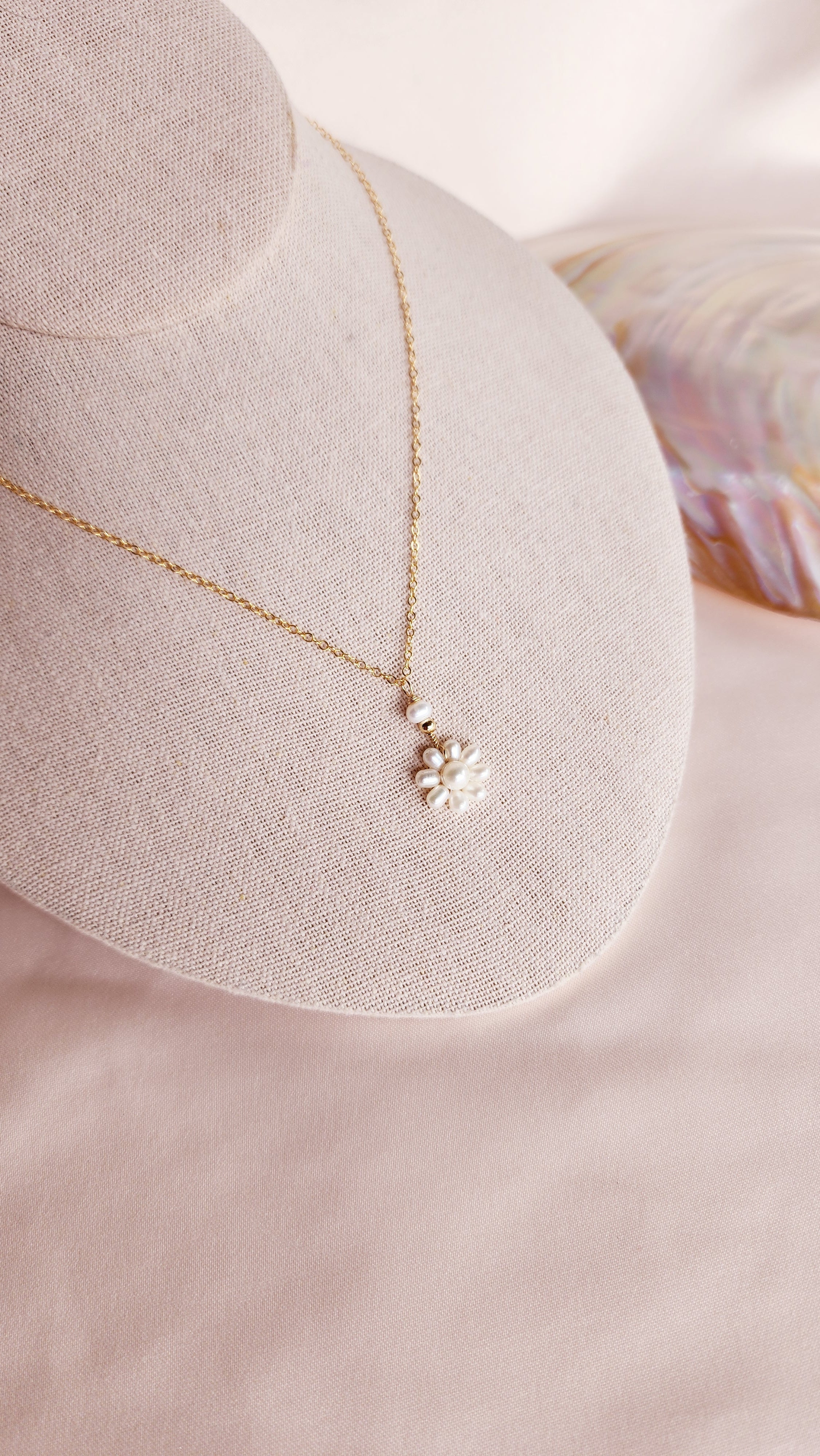 Daisy Pearl Necklace