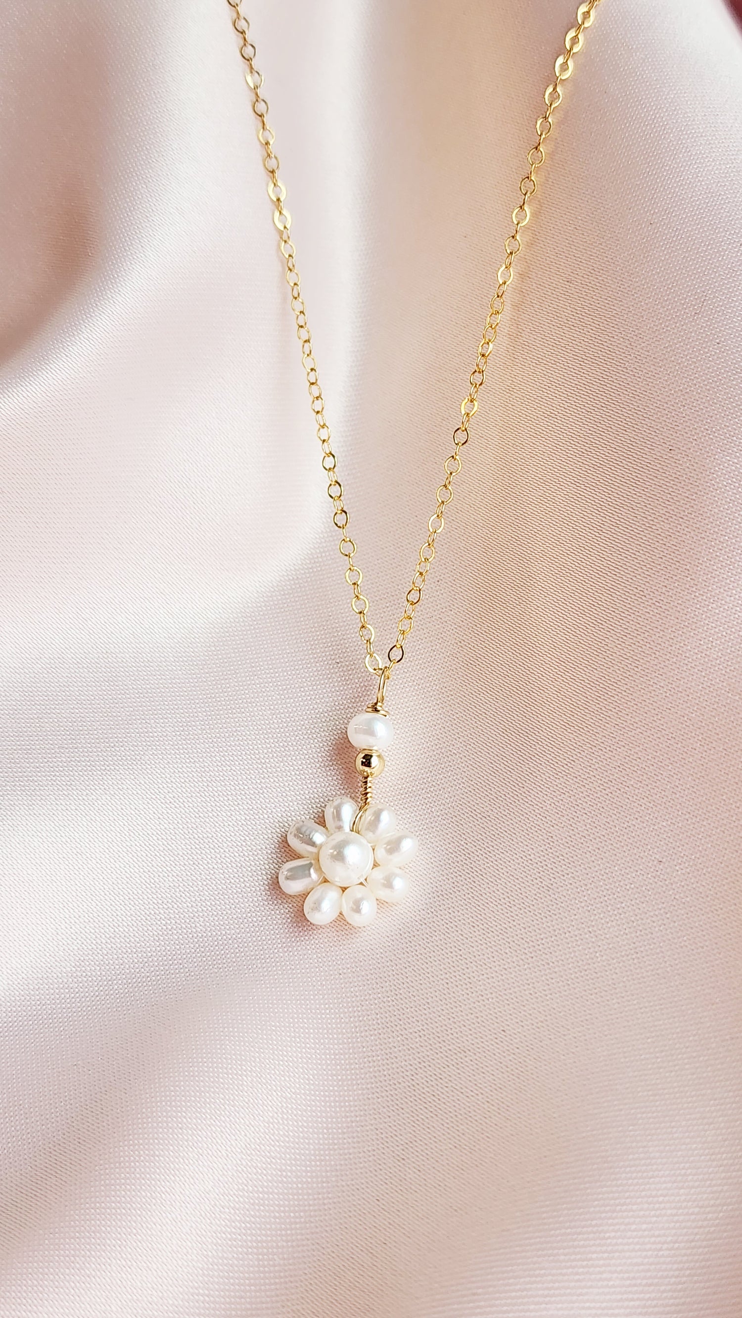 Daisy Pearl Necklace