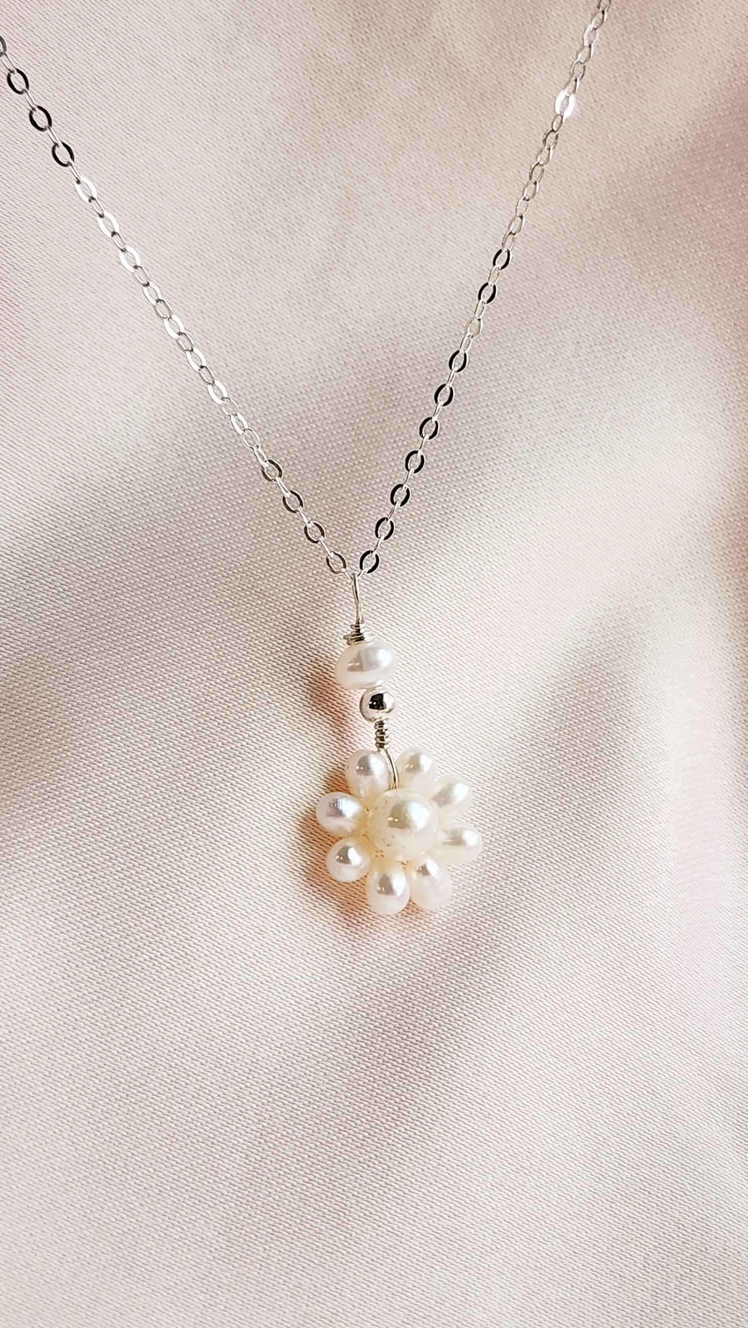 Daisy Pearl Necklace