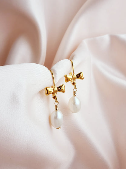 Bow Pearl Leverback Earrings