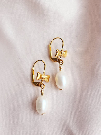 Bow Pearl Leverback Earrings